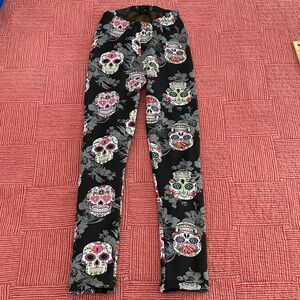 Just Cozy Womens size XS / Small thick fleece colorful Mexican skulls Leggings